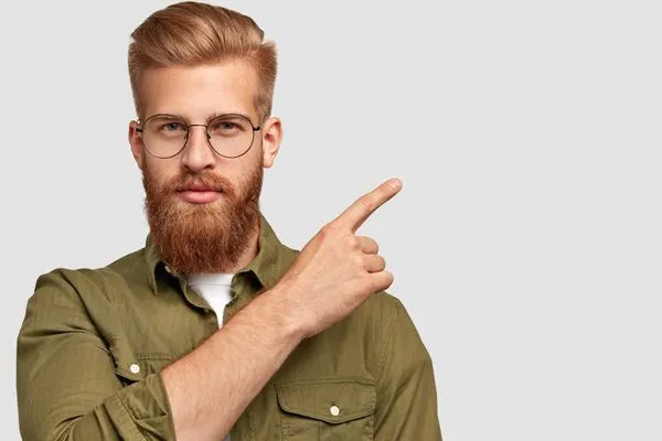 عینک طبی مردانه برای صورت کشیده